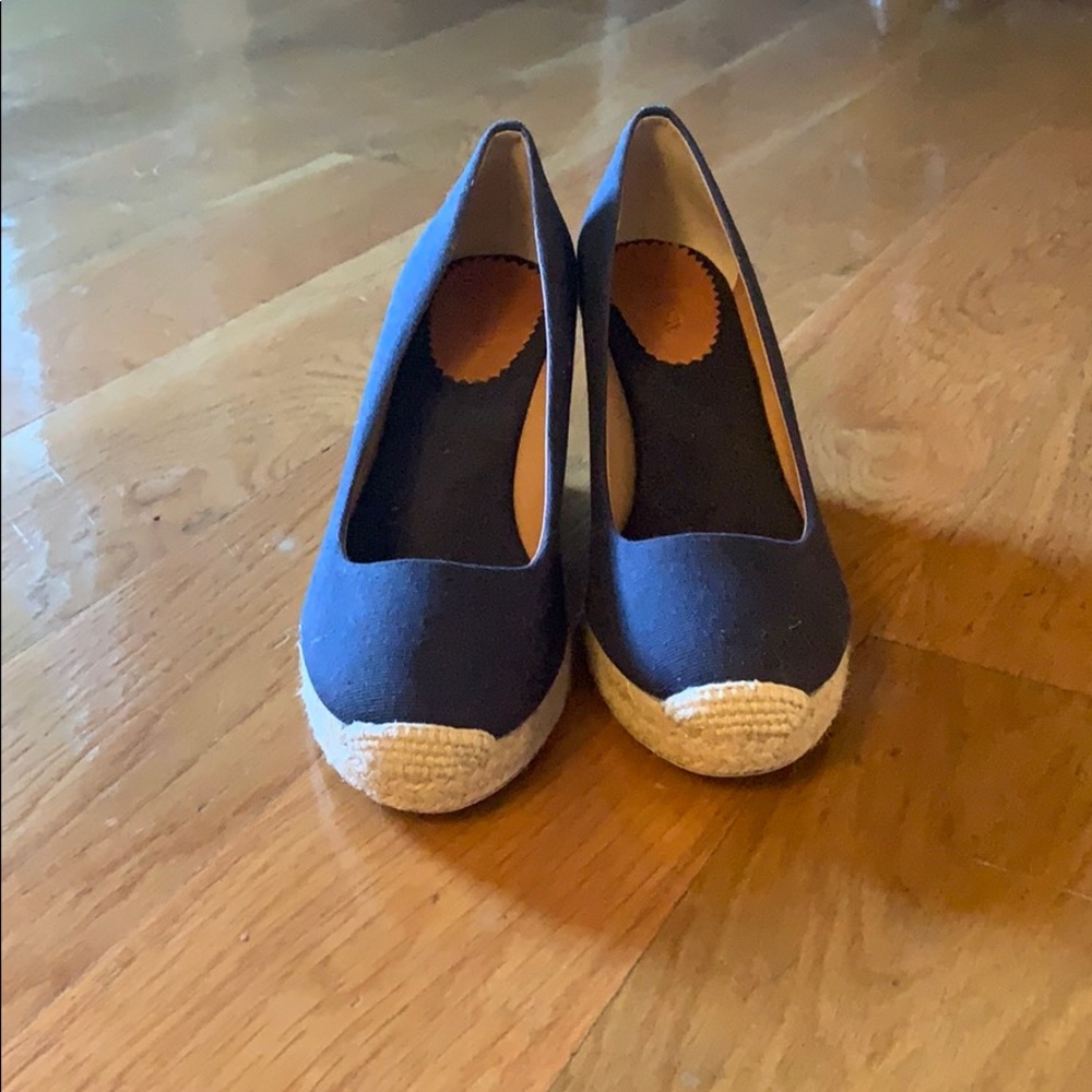 Blue wedges